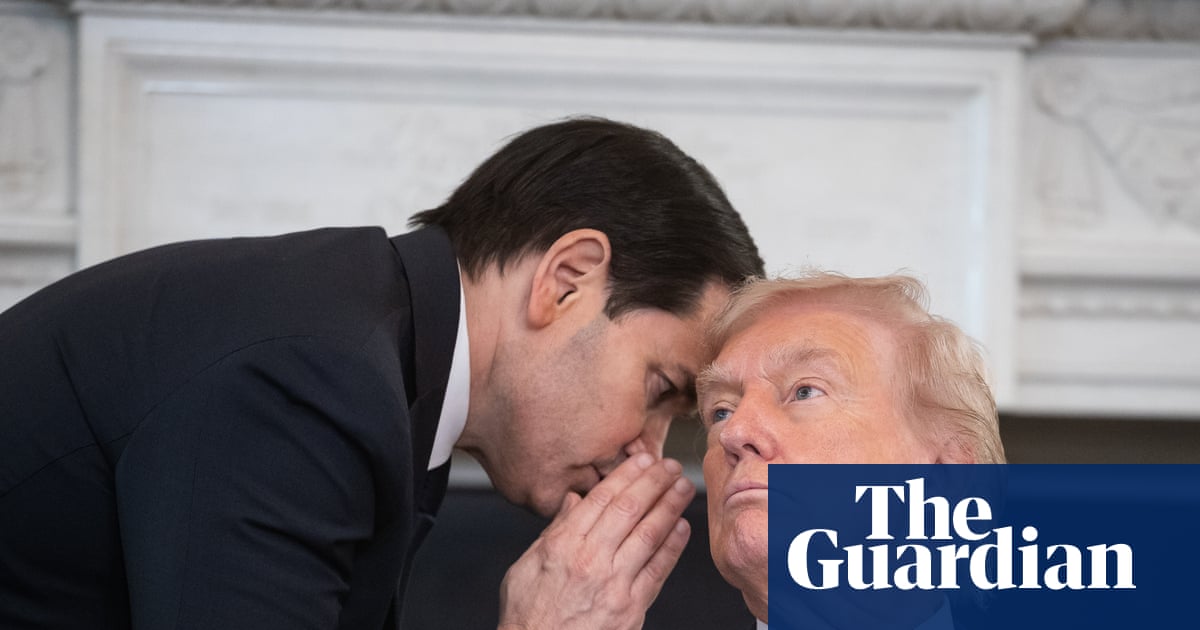 Marco Rubio interrupts Trump with handwritten note on Gaza peace deal | Donald Trump