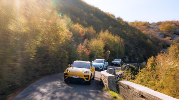 Porsche reports robust delivery figures despite a challenging environment