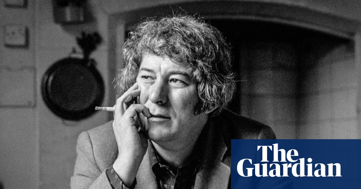 The Poems of Seamus Heaney review – collected works reveal his colossal achievement | Poetry