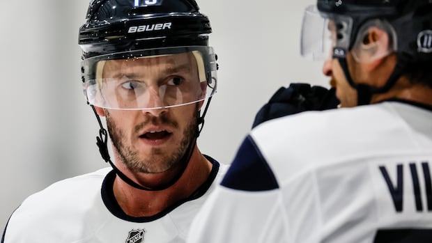 Start of Winnipeg Jets' 1st season with Jonathan Toews on roster a reminder of bond between player, hometown