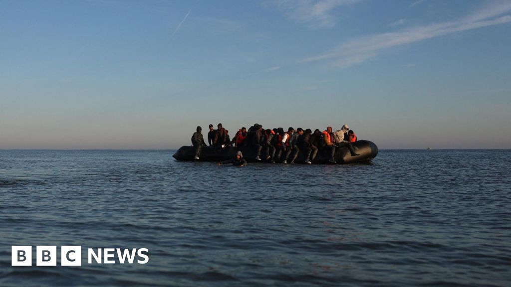 Nineteen more removed to France under 'one in, one out' scheme