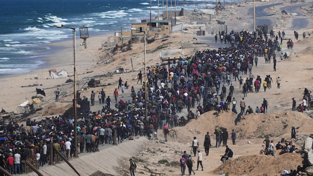 Palestinians again on the move in Gaza, but with hope amid ceasefire