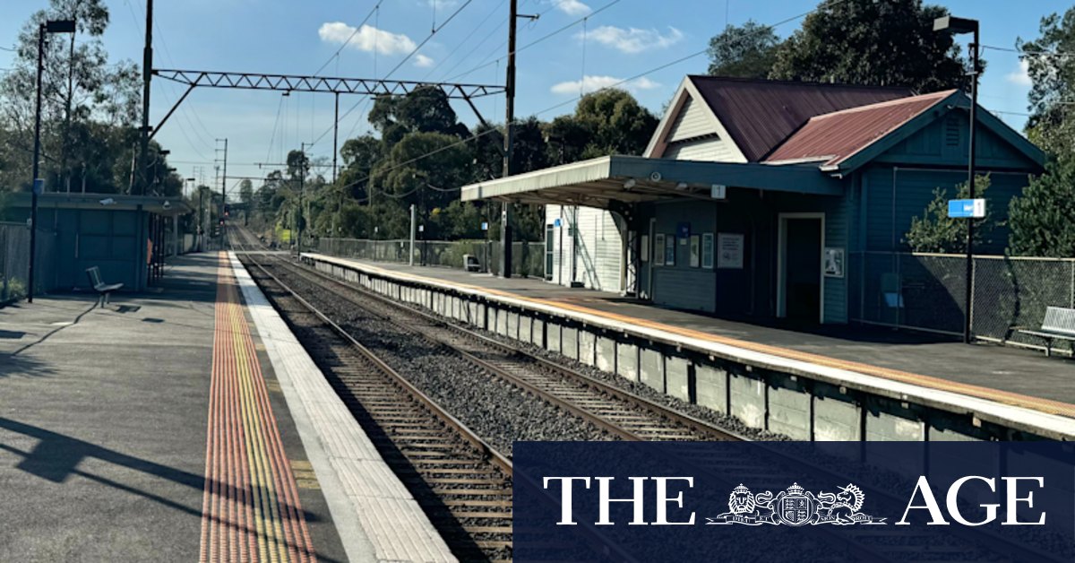 Man dies at Merri train station, in Northcote, after being handcuffed by PSOs