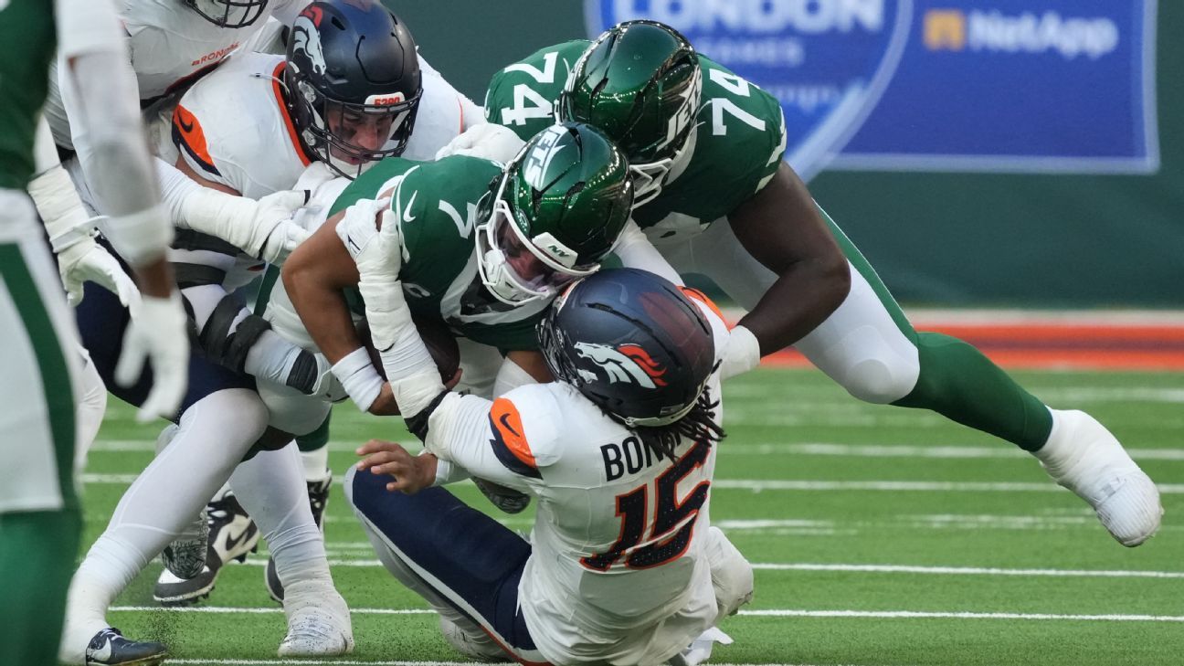 Glenn defends Justin Fields despite Jets' -10 net pass yards