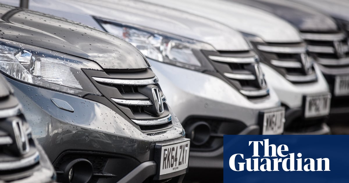 Lloyds warns motor finance scandal could cost it nearly £2bn as bill rises | Motor finance