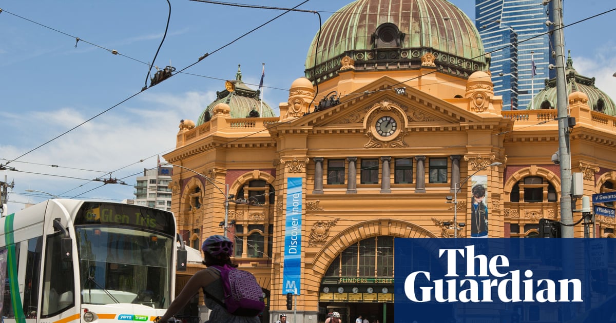 Switching 50km/h speed limits to 30km/h would protect cyclists while barely affecting commutes, research finds | Cycling