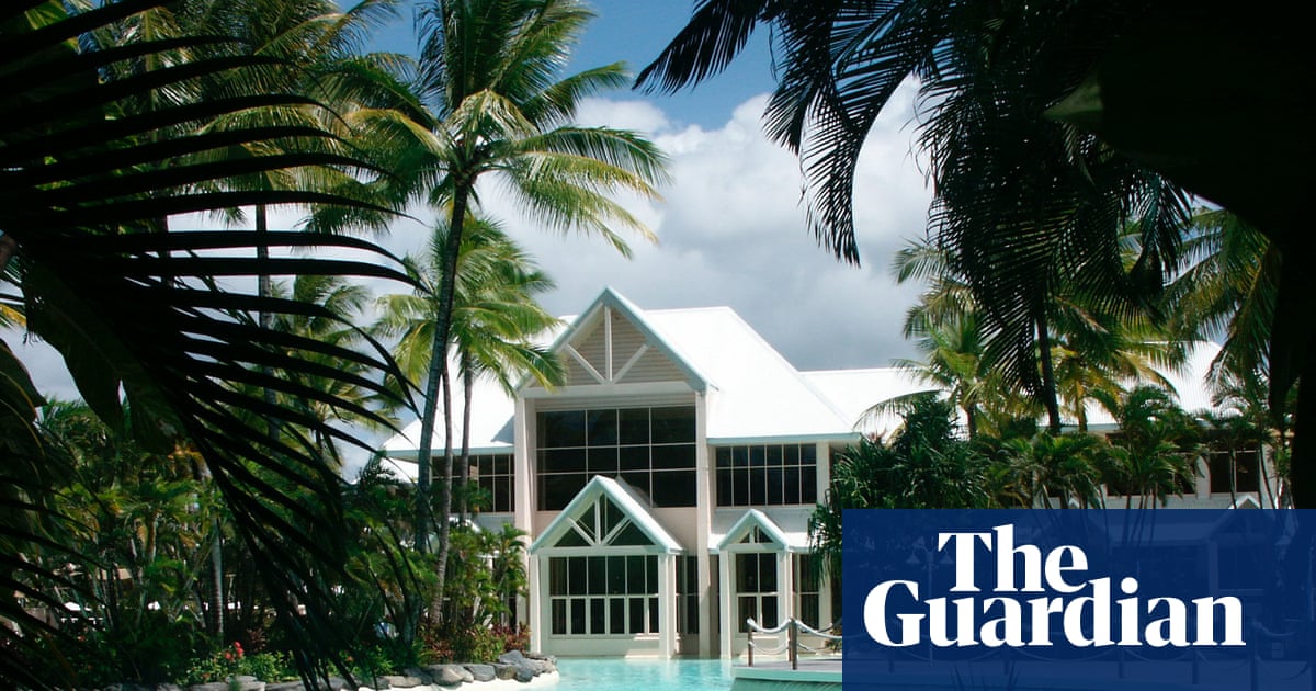 Crocodile discovered in luxury Queensland resort pool sparks new warnings | Queensland