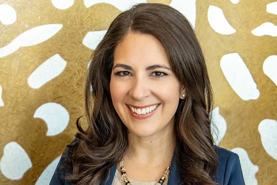 Jennier Behm headshot