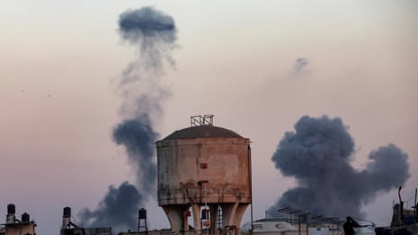 Footage shows aftermath of Israeli airstrikes in central and southern Gaza – video