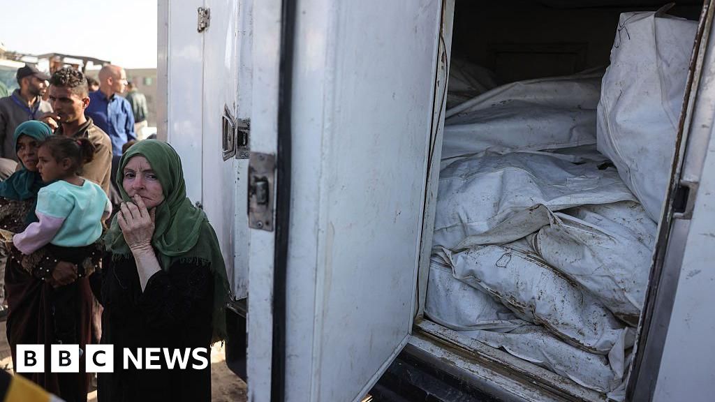 Gaza doctors investigate 'signs of torture' on unnamed dead returned by Israel