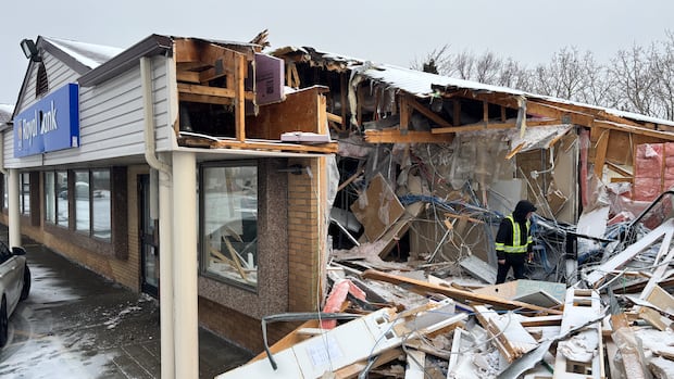 RNC charges 2 men connected to Mount Pearl bank robbery