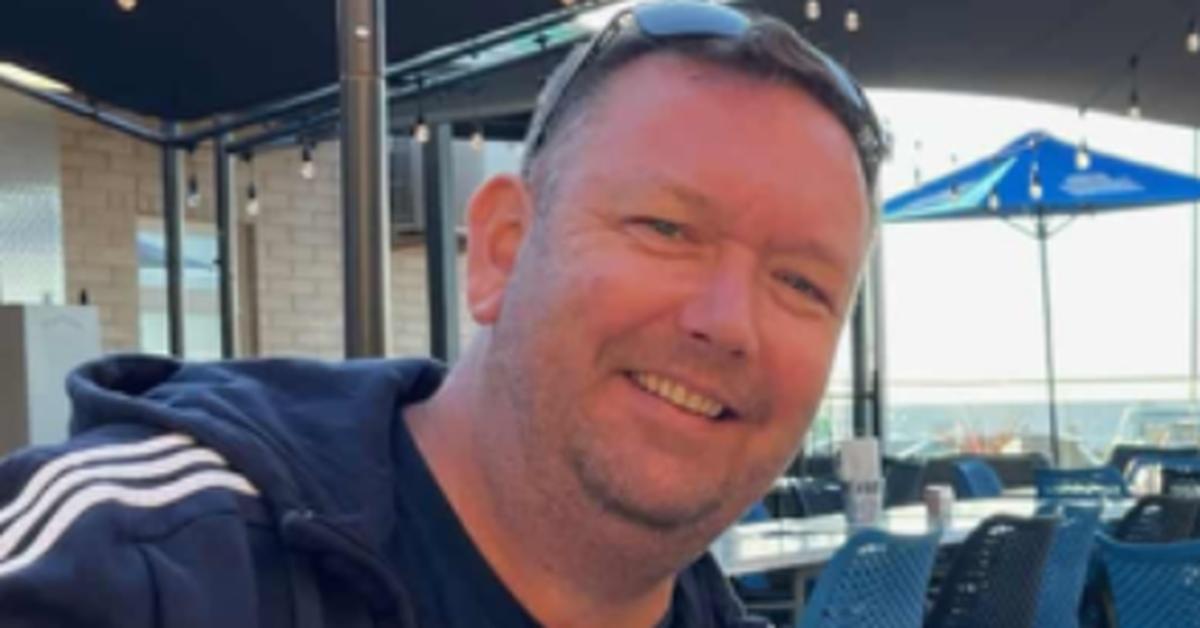 Police search for grey ute as murder probe continues