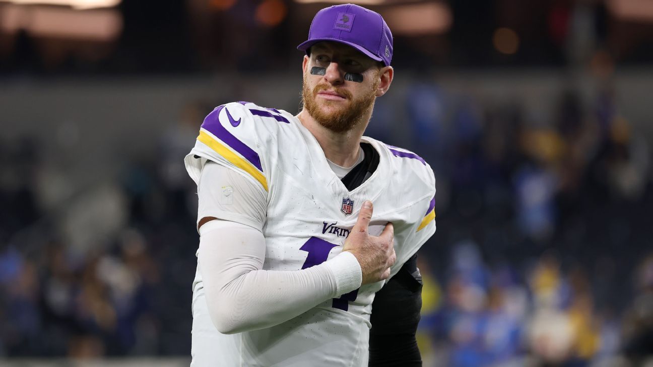 Vikings' Carson Wentz: Wanted to stay in TNF game despite pain