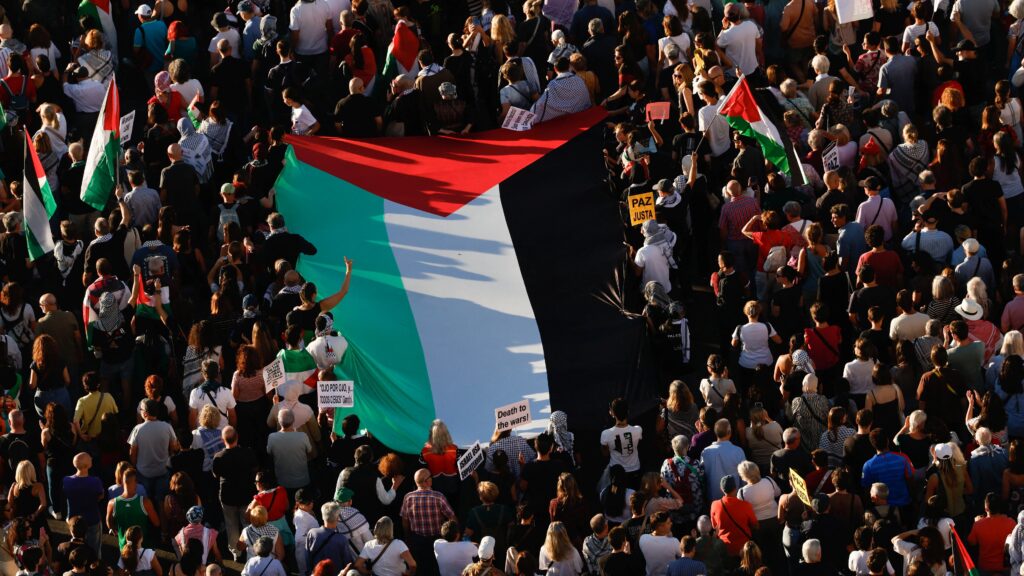 Cover Image for Ukraine and Gaza confirm that the postwar international order is obsolete