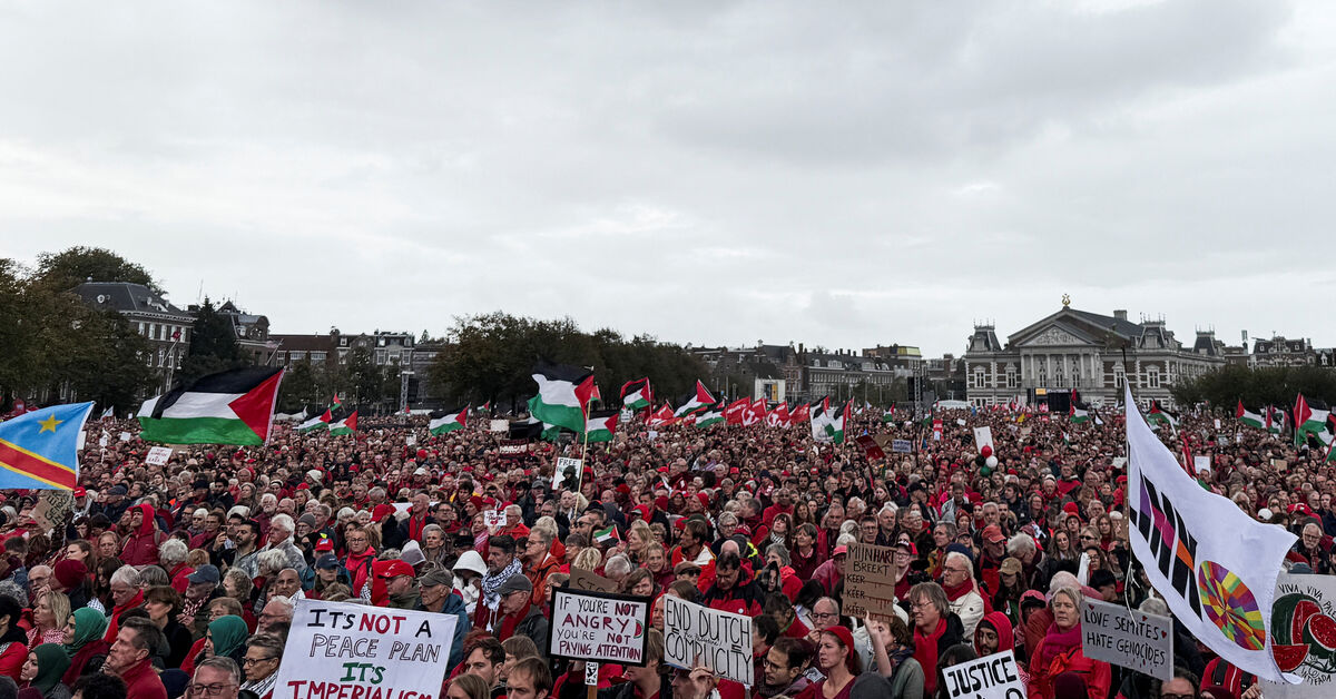 Hundreds of thousands protest in Amsterdam against Gaza war