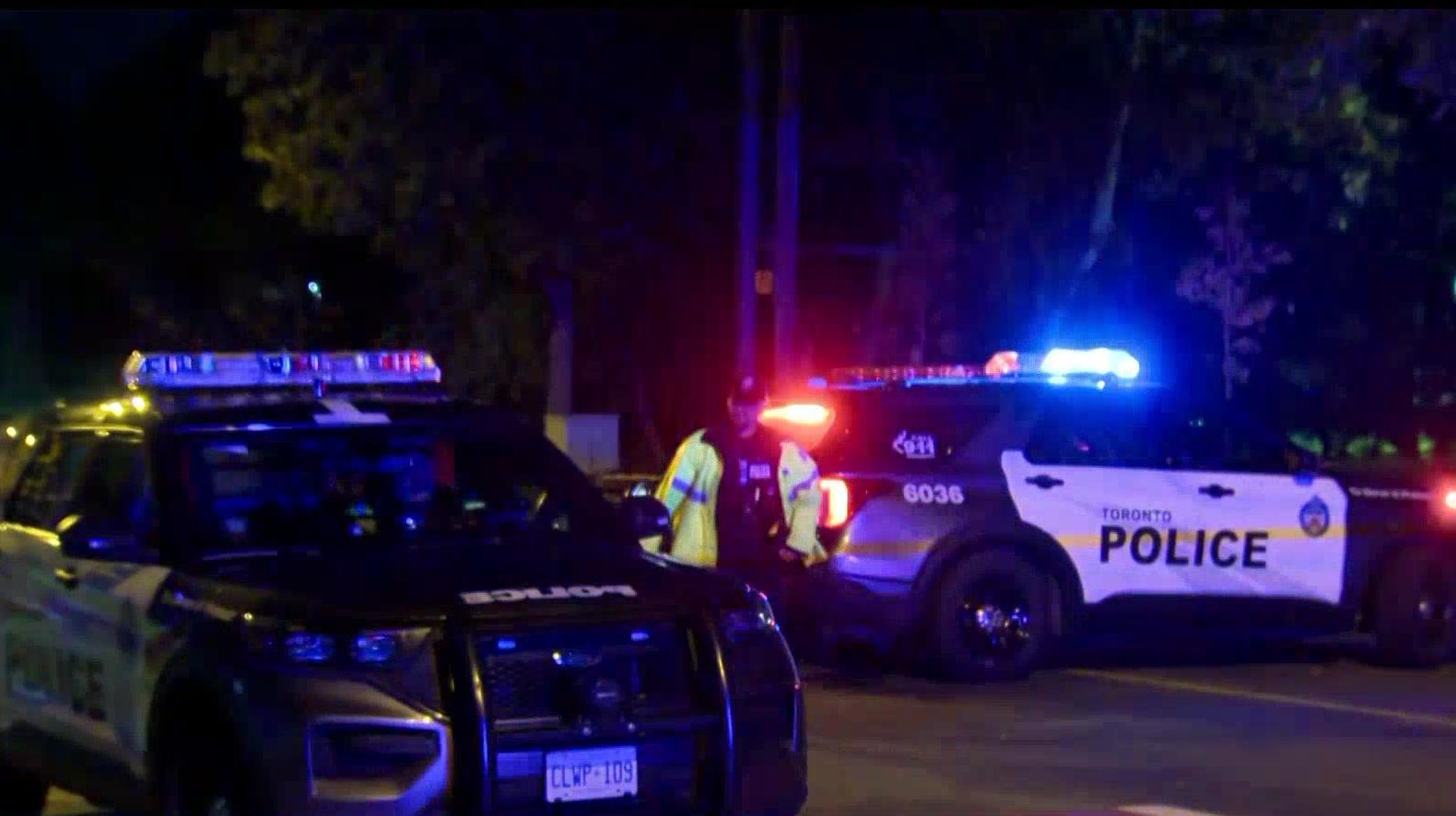 2 pedestrians injured after being struck by vehicle in Scarborough