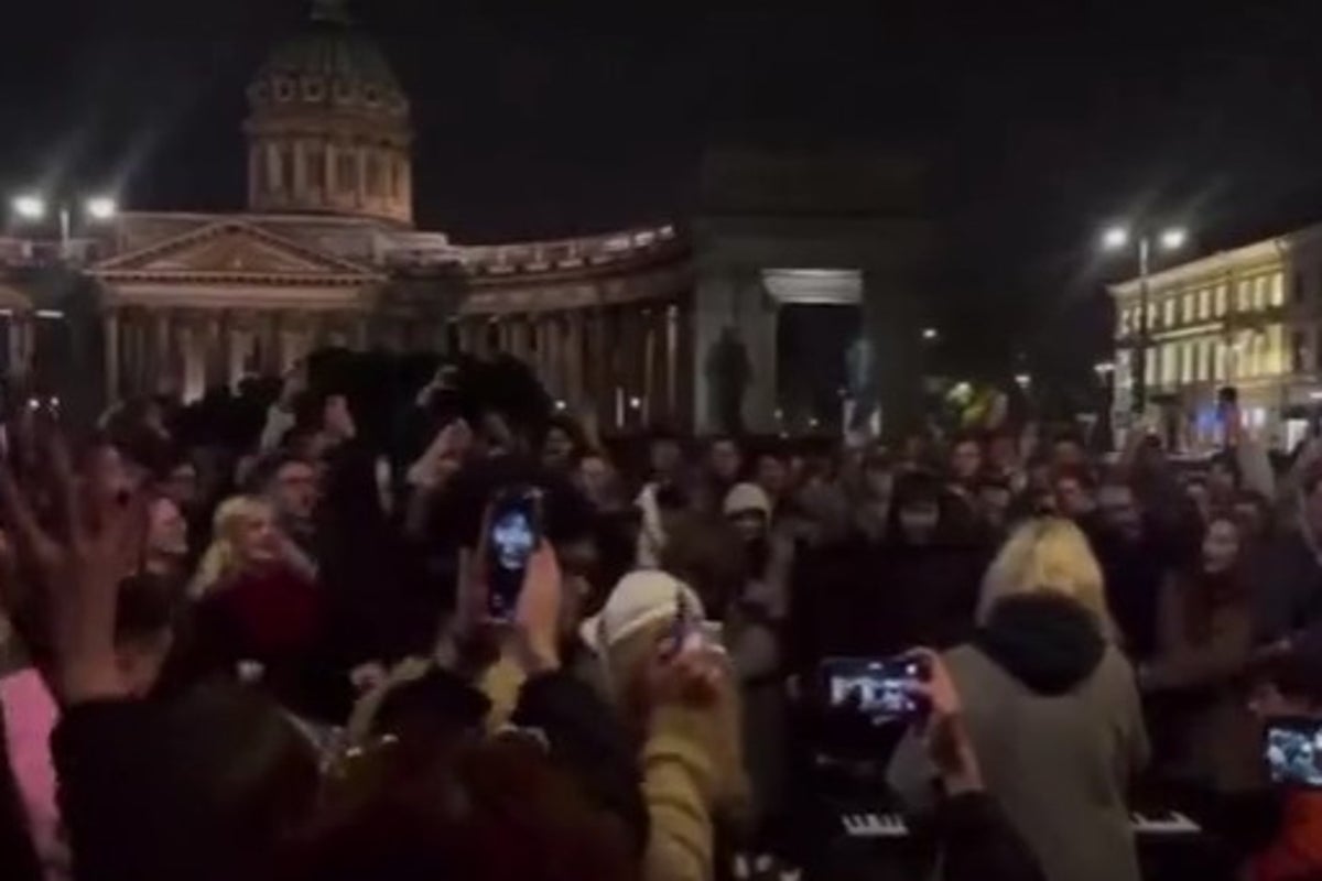 Hundreds gather for rare anti-Putin protests in St Petersburg