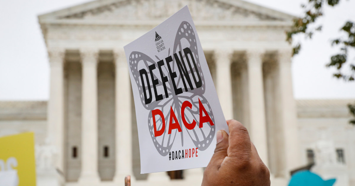 Federal govt. expected to take new DACA applications again