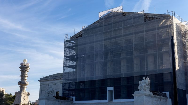 Justices agree to review federal law banning drug users from possessing guns