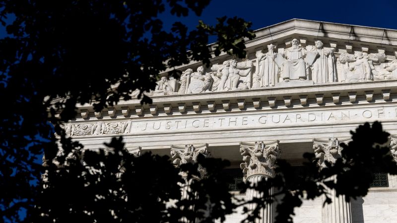 Supreme Court lets Trump end deportation protections for 300,000 Venezuelans