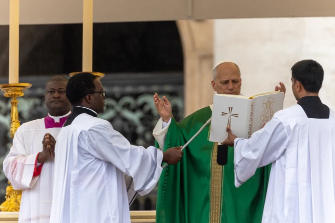 Pope Leo decries the rise of antisemitism and calls for the release of Gaza hostages