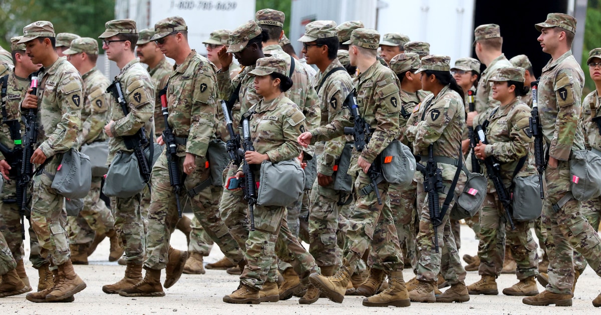 500 National Guard troops arrive in Chicago area amid resistance from Illinois Gov. Pritzker