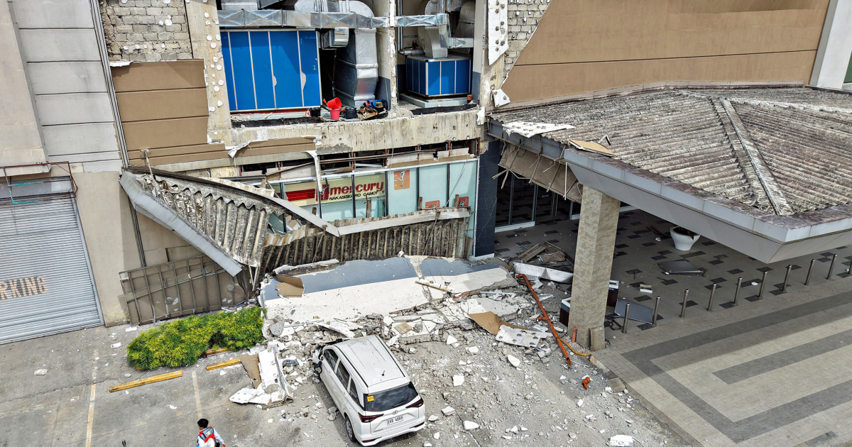 Philippines hit by strong aftershock, tsunami warning, after 7.4 magnitude quake