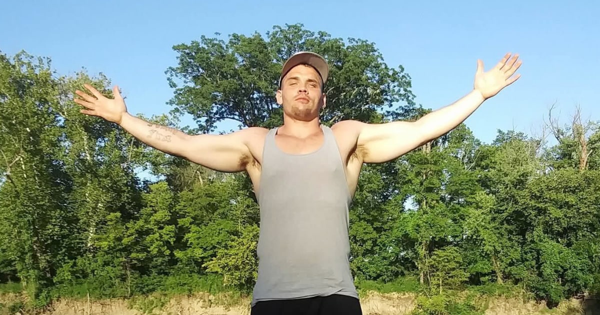 A federal prisoner was shot dead in Florida in rare gunfire behind bars