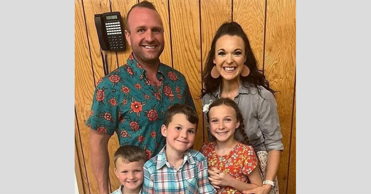 Illinois governor candidate Darren Bailey's son, daughter-in-law and 2 grandkids killed in helicopter crash