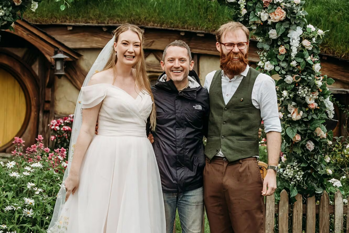 SunLive - Hollywood actor crashes Hobbiton wedding