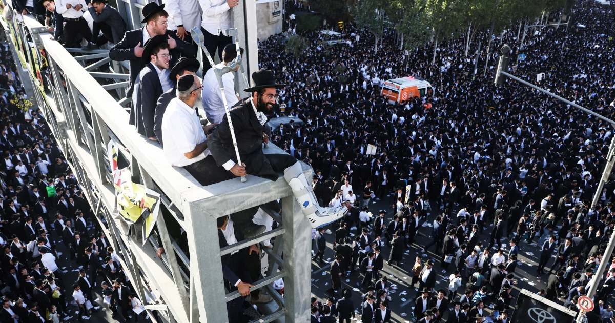 Tens of thousands of ultra-Orthodox Jews protest military draft in Jerusalem