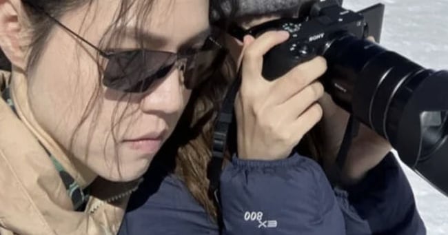 Wonstein Shares Couple Photos, Fans Cheer Post-School Violence Confession - 조선일보