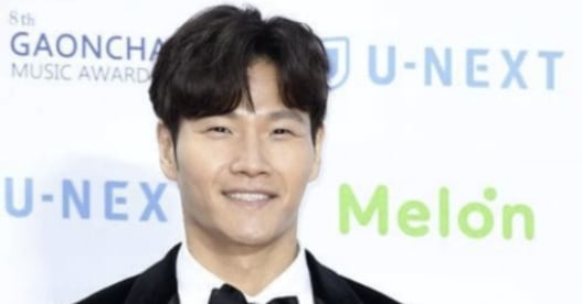 Kim Jong-kook Exercises During Paris Honeymoon - 조선일보