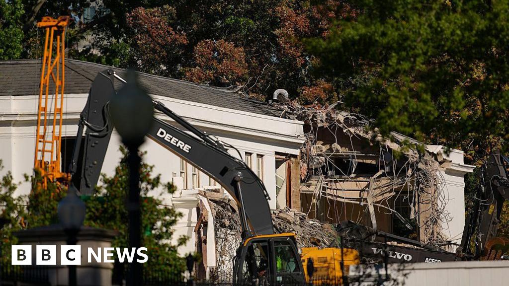 Who is paying for Donald Trump's new White House ballroom?