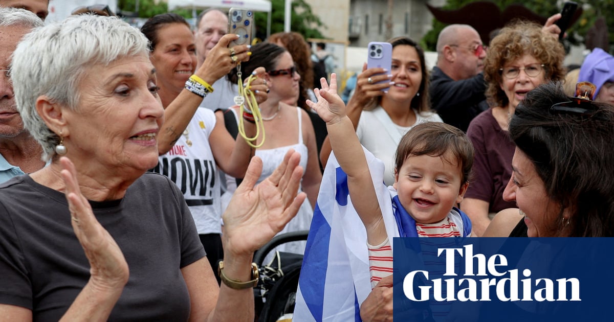 ‘It feels like a dream’: protests come to end as Israelis sing in Hostage Square | Israel-Gaza war