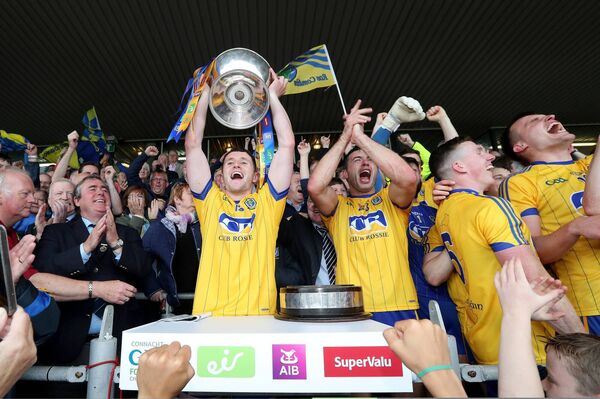 Ciaráin Murtagh lifts the Nestor Cup as Roscommon senior football captain in 2017 following the Rossies' victory against Galway in Pearse Stadium, Salthill. Picture: INPHO/Bryan Keane