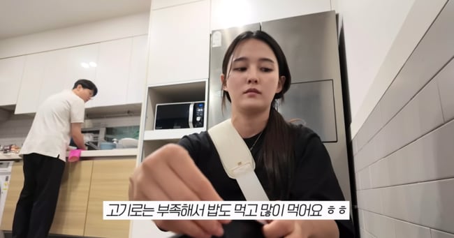 Nam Bo-ra's 13-Sibling Trip: MT-Level Accommodation, 80-Person Fridge - 조선일보