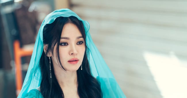 Song Hye-kyo Shines as Kim Woo-bin's Ex in 'Genie, Make A Wish' - 조선일보