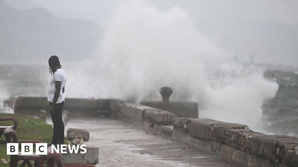 'We're absolutely terrified,' eyewitnesses say in Jamaica