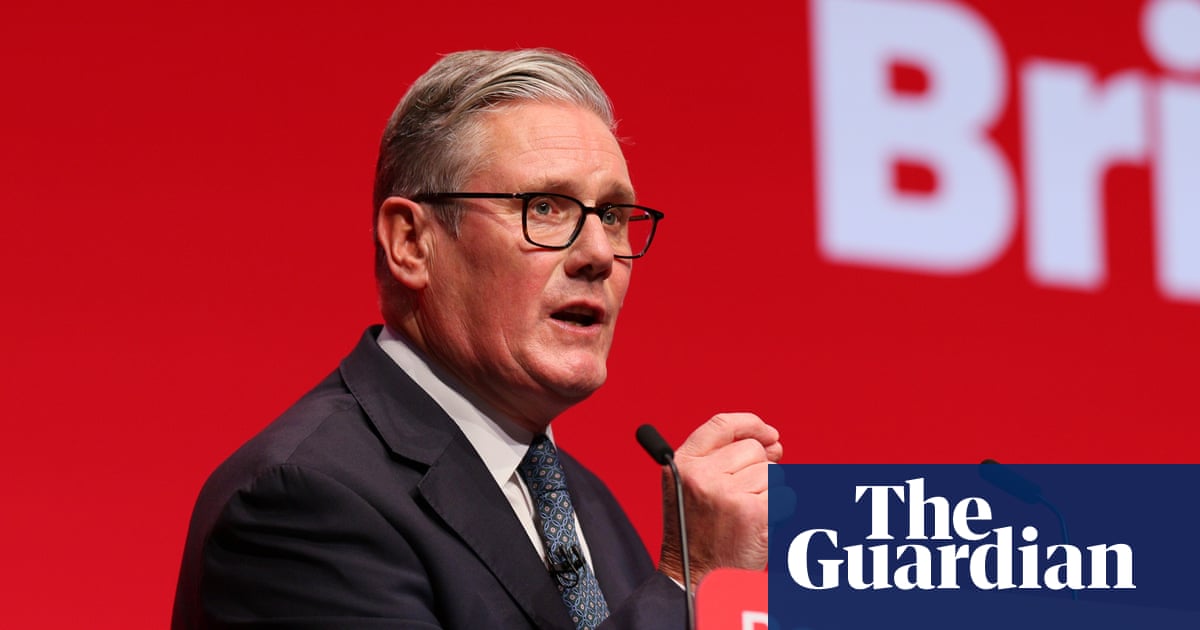 Starmer to rethink human rights law to tackle ‘Farage boats’ | Immigration and asylum