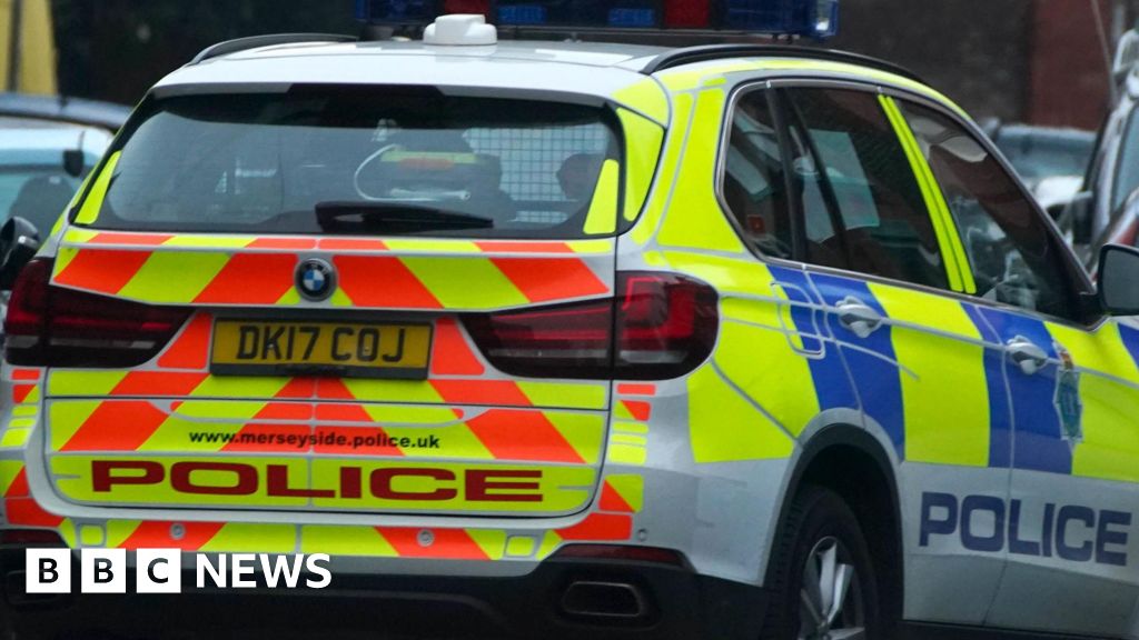 Drunk driver narrowly avoids police car crash