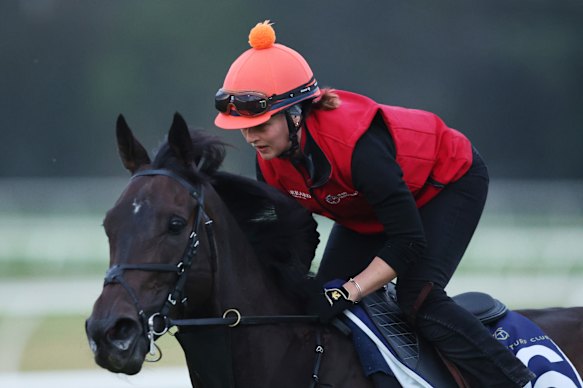 Issy Paul rides Post Impressionist.