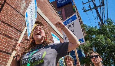 Classes cancelled at 2 Ontario college campuses amid support workers’ strike