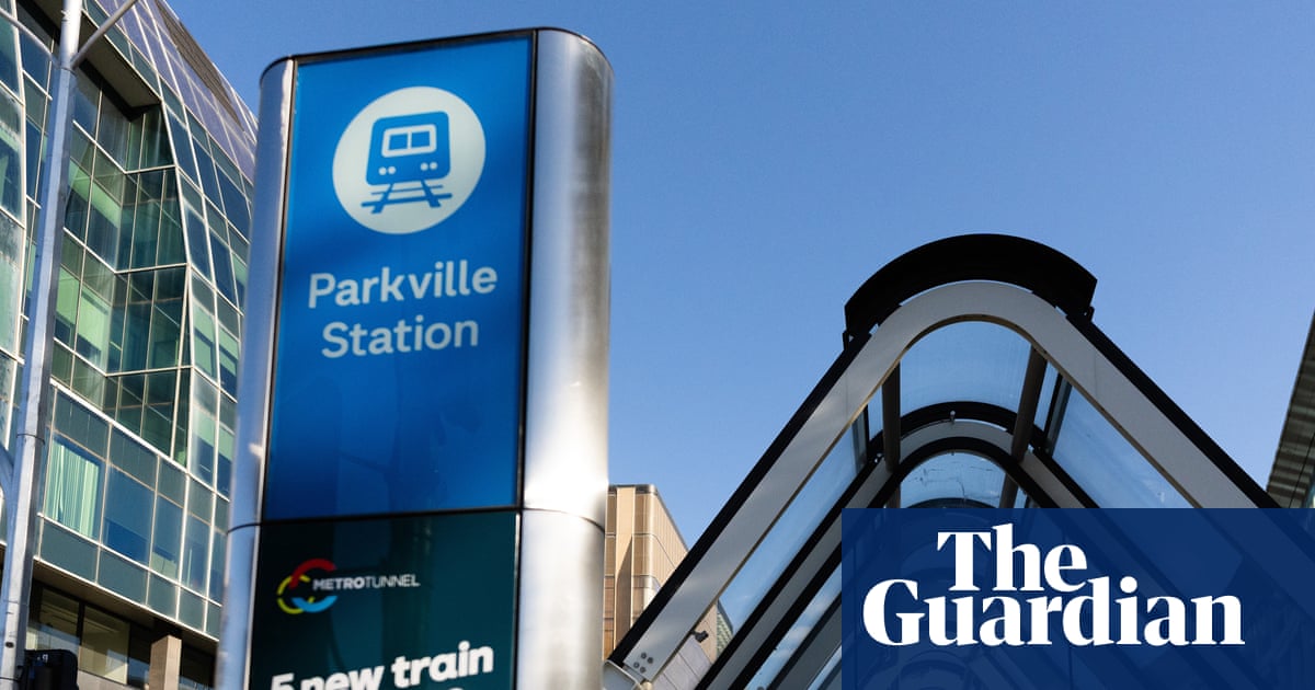 Victorians to get free weekend public transport over summer | Victoria