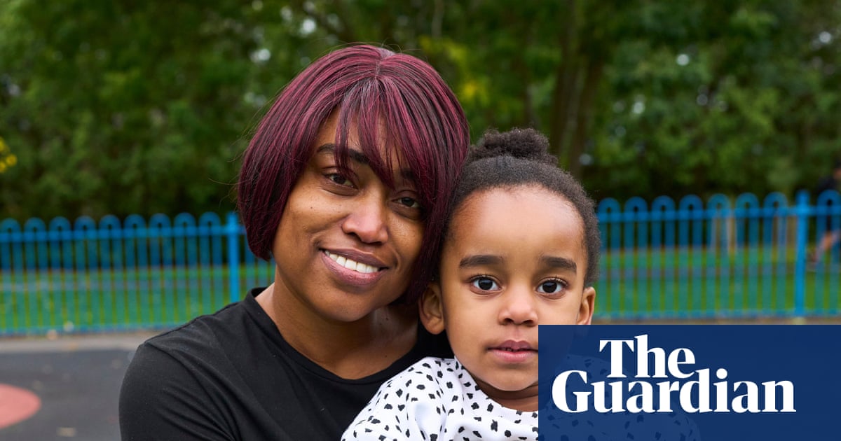 ‘Clear parallels’ with Windrush as UK-born toddler denied passport | Commonwealth immigration