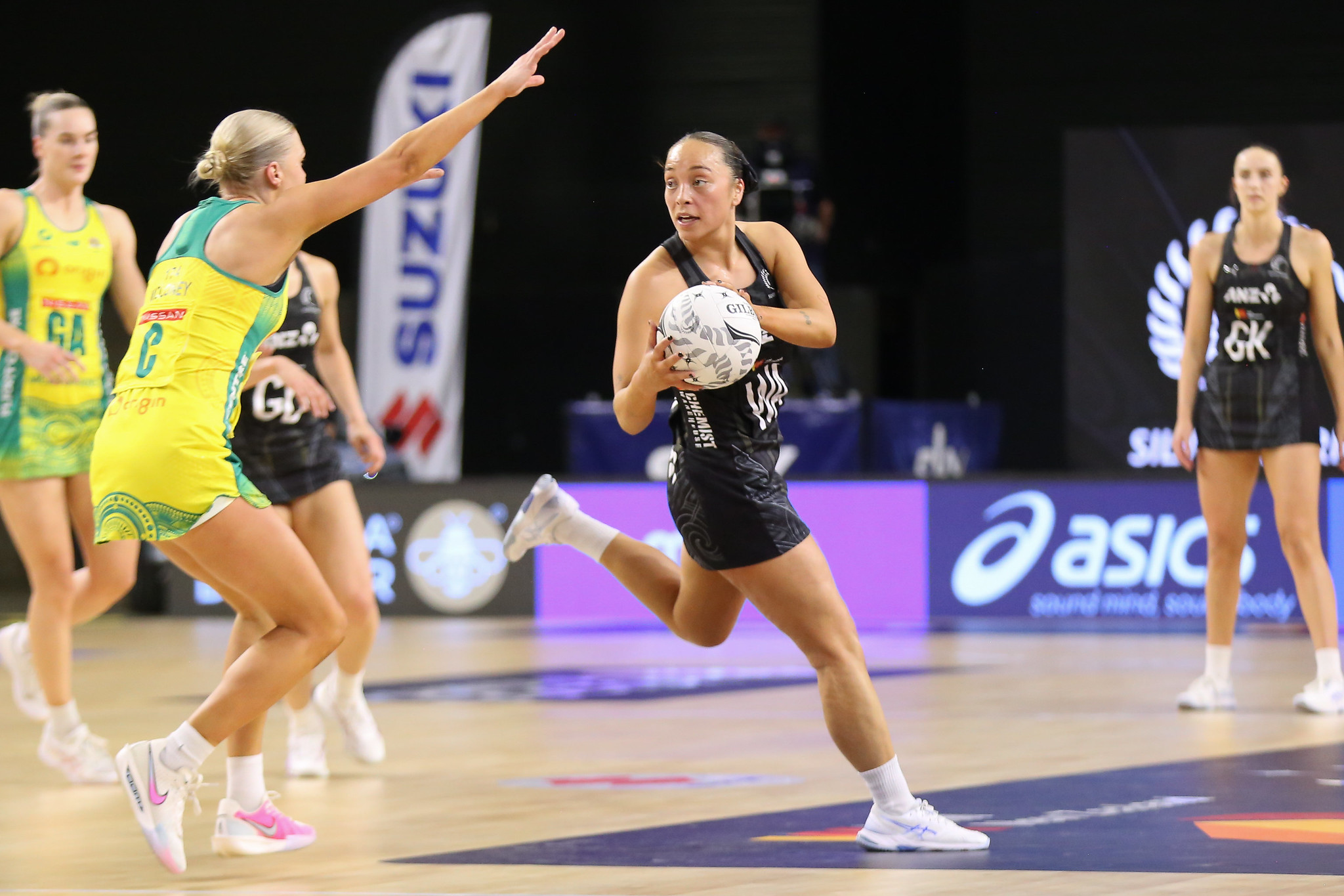 Mila Reuelu-Buchanan in action in game 4 of the Constellation Cup. Image: Graeme Laughton-Mutu