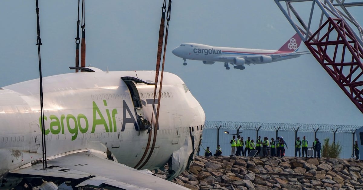 Main wreckage of cargo plane recovered from Hong Kong waters after deadly crash - CTV News