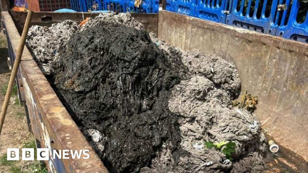 'Fatberg' weighing 100 tonnes removed from London sewer