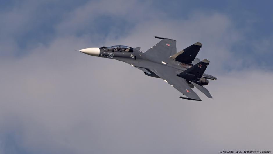 Russian aircraft enter airspace of NATO member Lithuania – DW – 10/23/2025