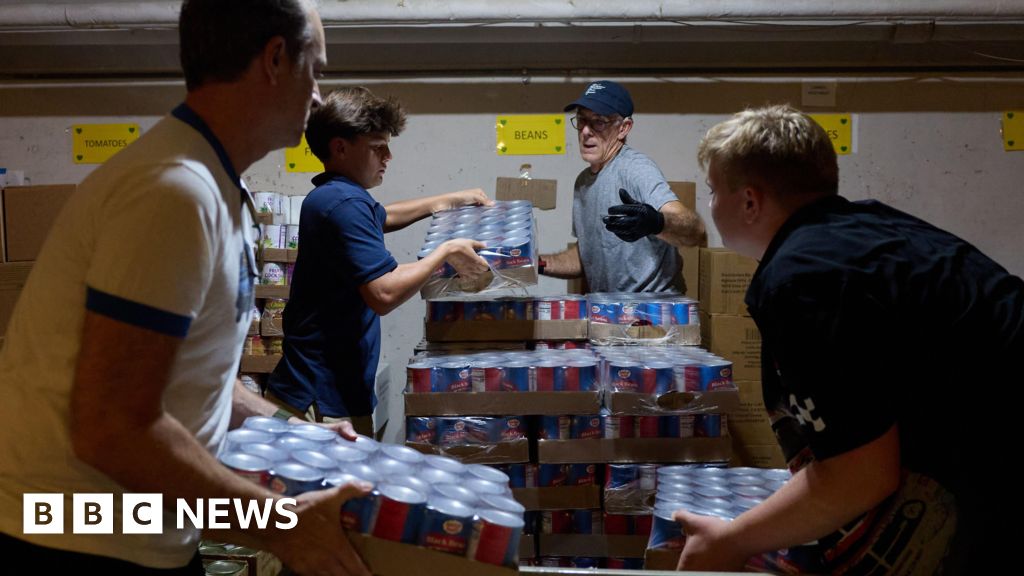 US government says it will stop paying for food aid next week